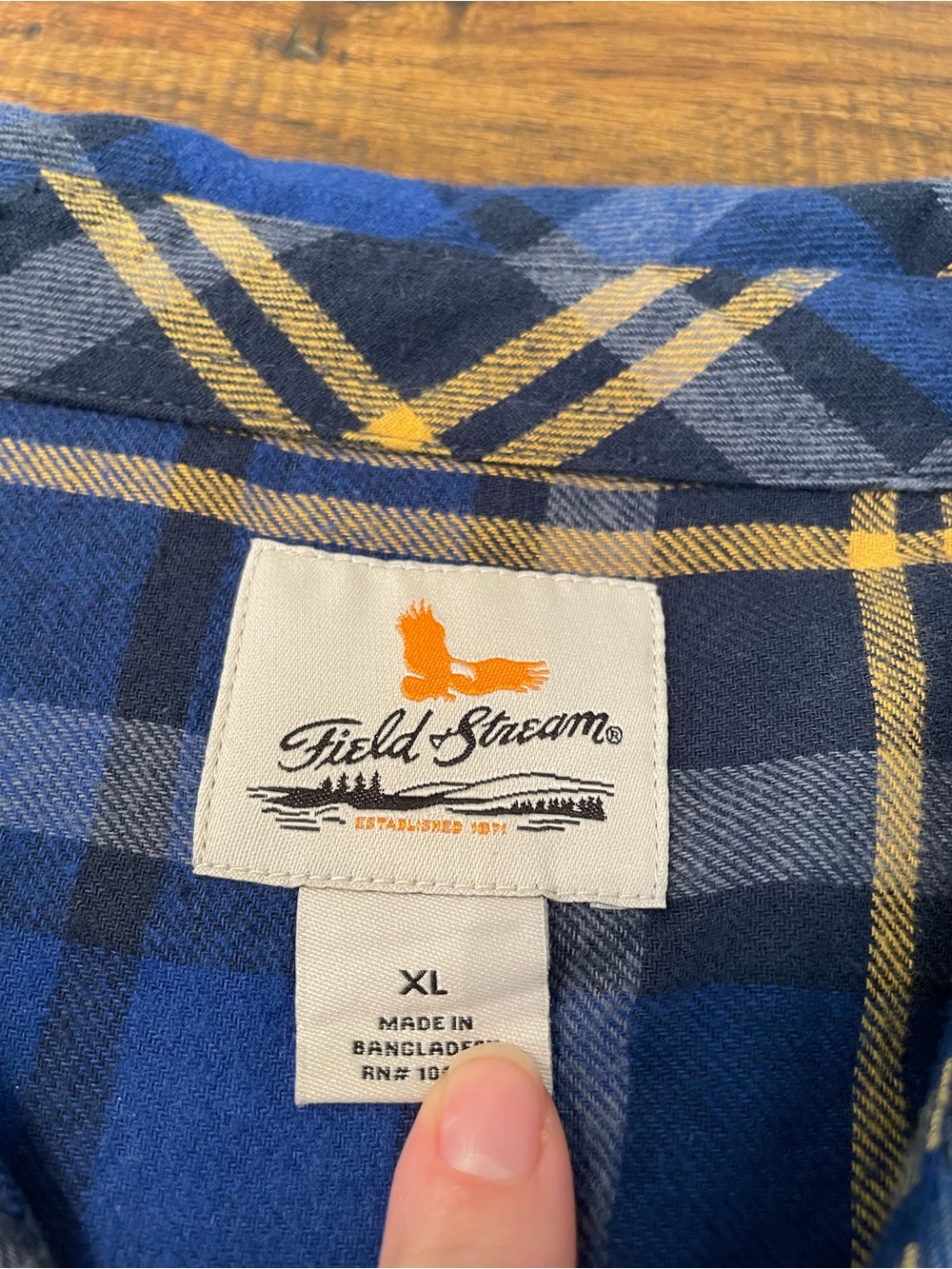 Field & Stream button down shirt - Picture 2 of 2